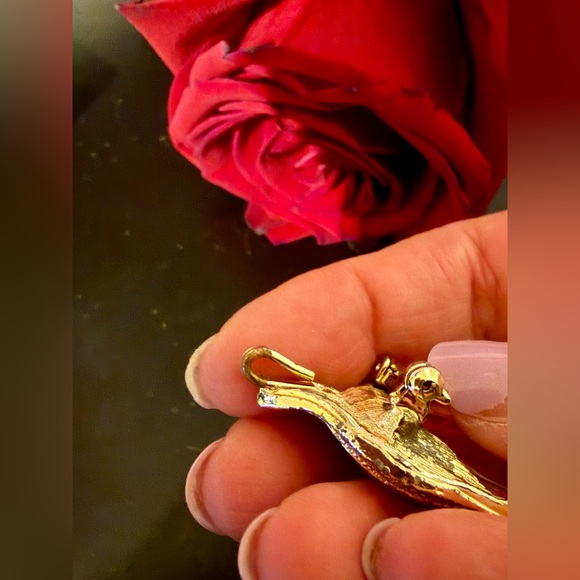 Vintage Gold Tone and Amber Leaf Pendant / Brooch - Picture 6 of 14